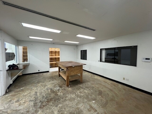 More Photos Of 701 S Frio St, San Antonio Warehouse For Lease