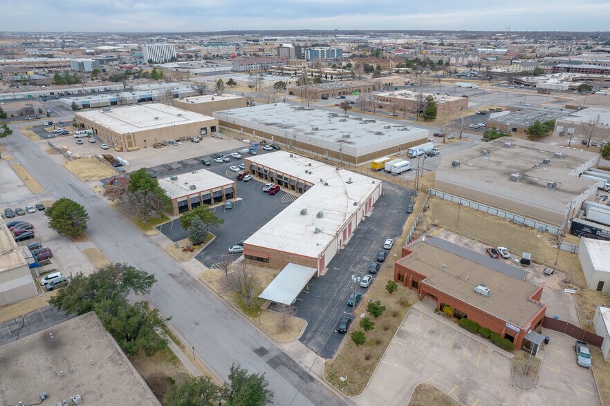 More Photos Of 4229 Royal Ave, Oklahoma City Flex For Lease