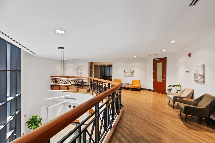 More Photos Of 177 Meeting St, Charleston Medical For Lease