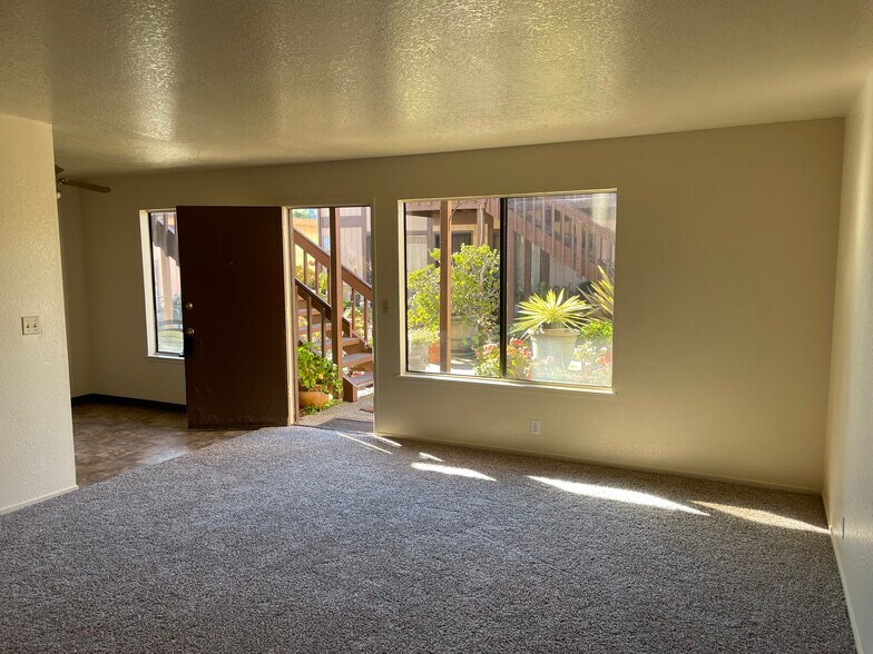 More Photos Of 3110 Lake Dr, Marina Apartments For Sale