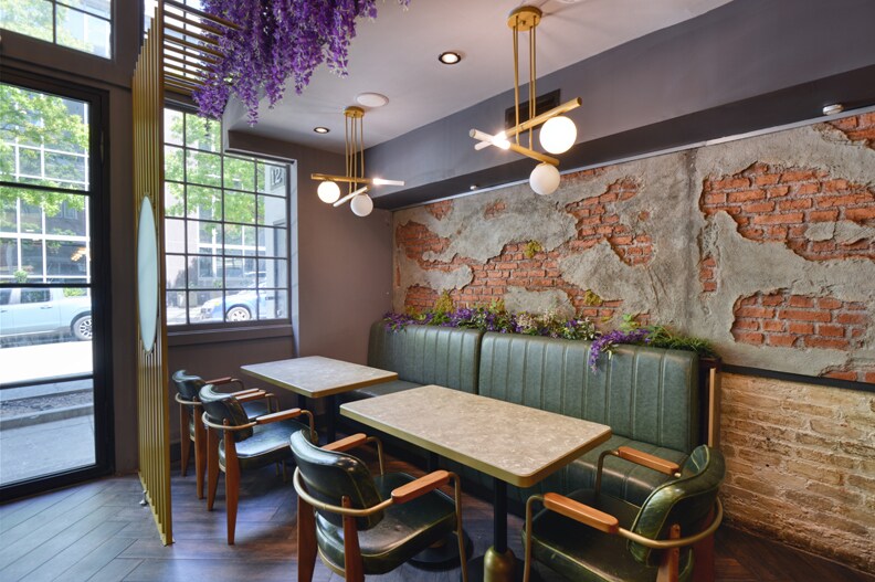 More Photos Of 12 W Peachtree Pl, Atlanta Storefront For Sale