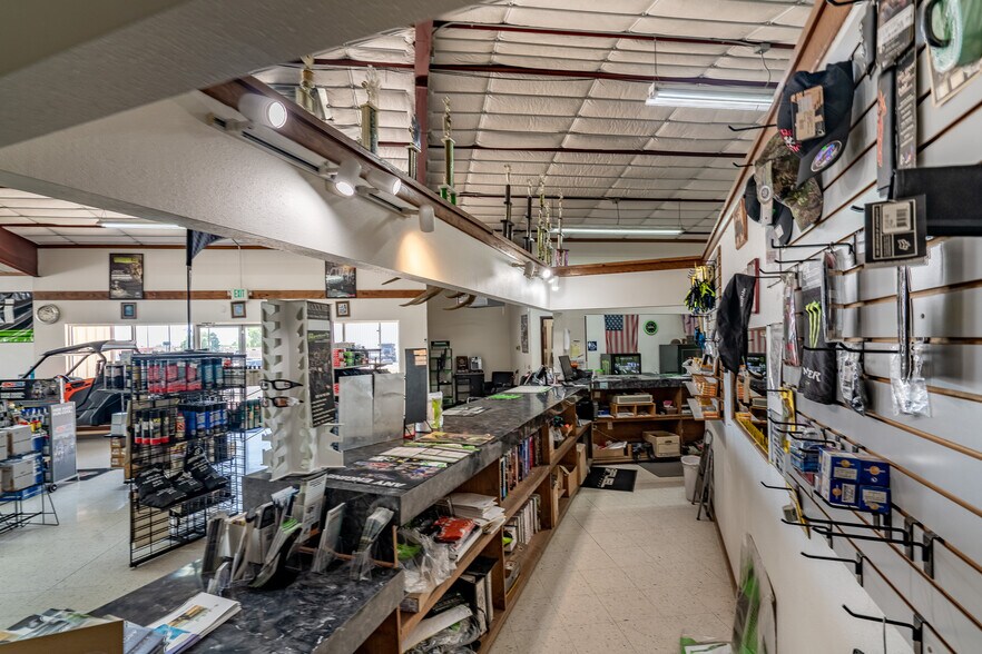 More Photos Of 1190 S 2nd St, Raton General Retail For Sale