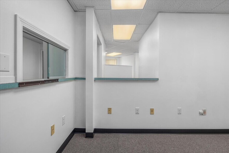 More Photos Of 478 Torrey St, Brockton Medical For Sale