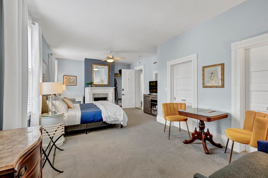 More Photos Of 412 S 3rd St, Wilmington Hospitality For Sale