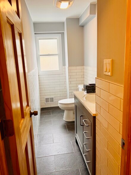 More Photos Of 1032-1036 Victory Blvd, Staten Island Medical For Lease