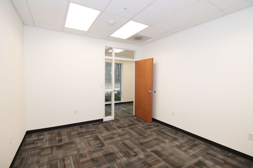 More Photos Of 3 Unlimited Dr, Saratoga Springs Office For Lease
