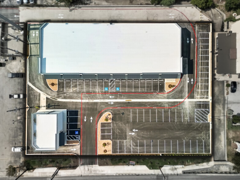 More Photos Of 6410 Babcock Rd, San Antonio Unknown For Lease