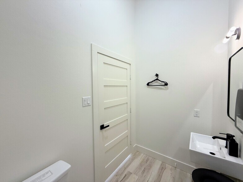 More Photos Of 1105 W Cottage Hill Pky, Celina Lodge Meeting Hall For Sale