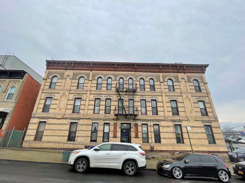 More Photos Of 58 De Sales Pl, Brooklyn Apartments For Sale