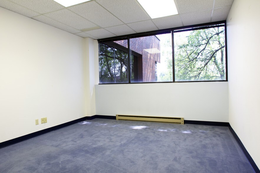 More Photos Of 1000 Executive Parkway Dr, Creve Coeur Office For Lease