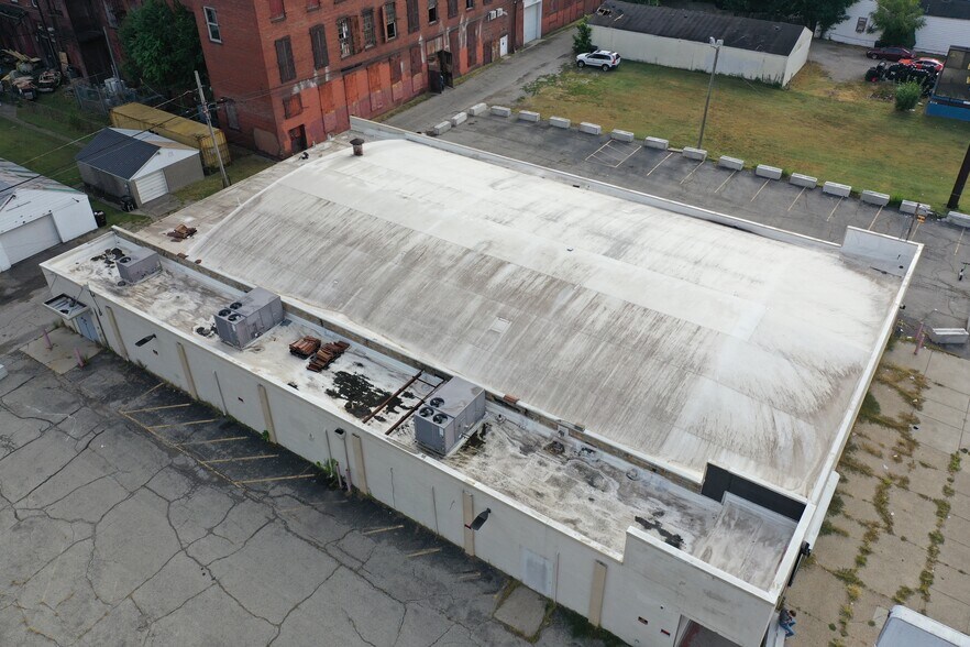 More Photos Of 2421 W Market St, Louisville Freestanding For Sale