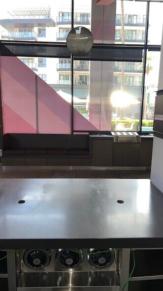 More Photos Of 6255 W Sunset Blvd, Los Angeles Office For Lease