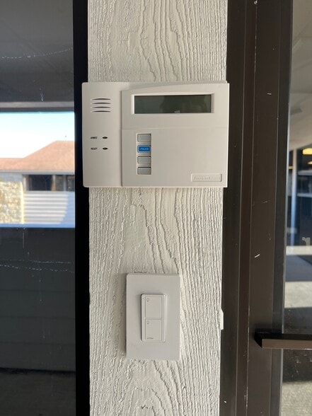 More Photos Of 4216 S Hocker Dr, Independence Office For Sale