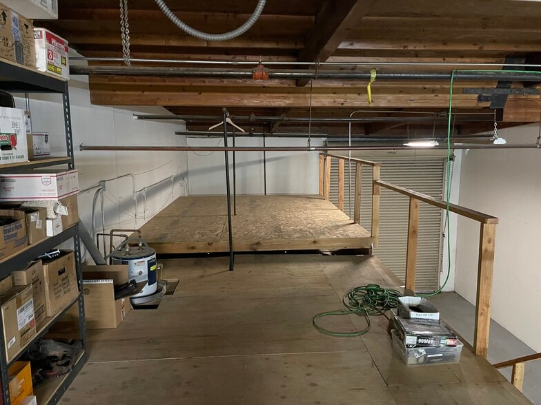 More Photos Of 580 Crespi Dr, Pacifica Warehouse For Sale