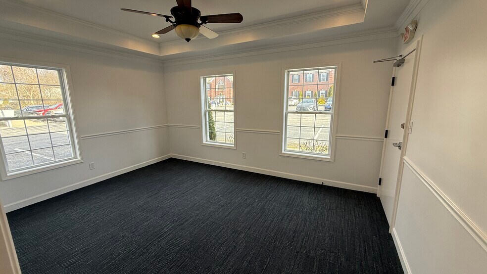 More Photos Of 11801 Brinley Ave, Louisville Medical For Lease