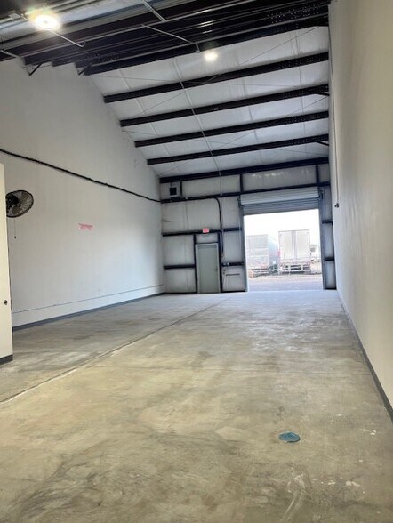 More Photos Of 1512 McKay Bay Ct, Tampa Manufacturing For Sale