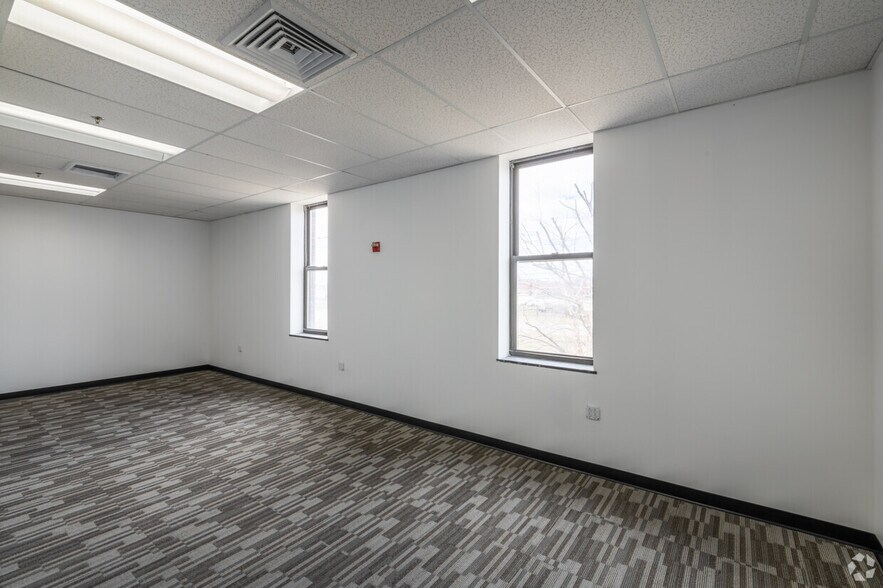 More Photos Of 78 Barnum Rd, Devens Light Manufacturing For Lease