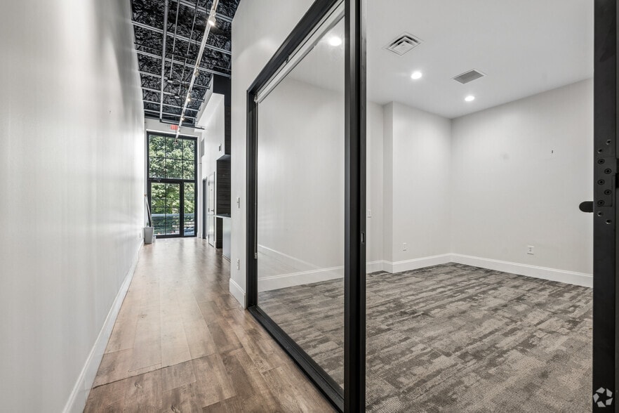 More Photos Of 1831 Peachtree Rd NW, Atlanta Storefront For Lease