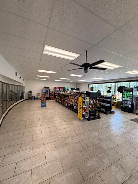 More Photos Of 1929 Clay St, Kissimmee Convenience Store For Lease