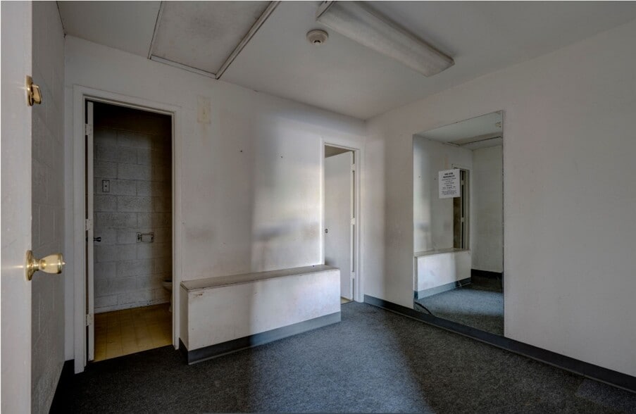 More Photos Of 3000-3090 Mill St, Reno Unknown For Lease