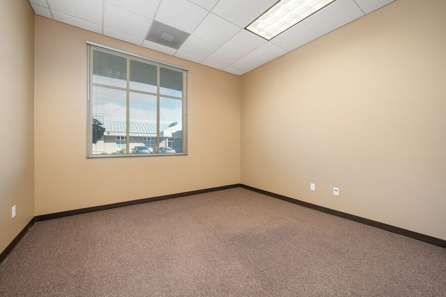 More Photos Of 104 Gateway Center Dr, Paso Robles Office Residential For Lease