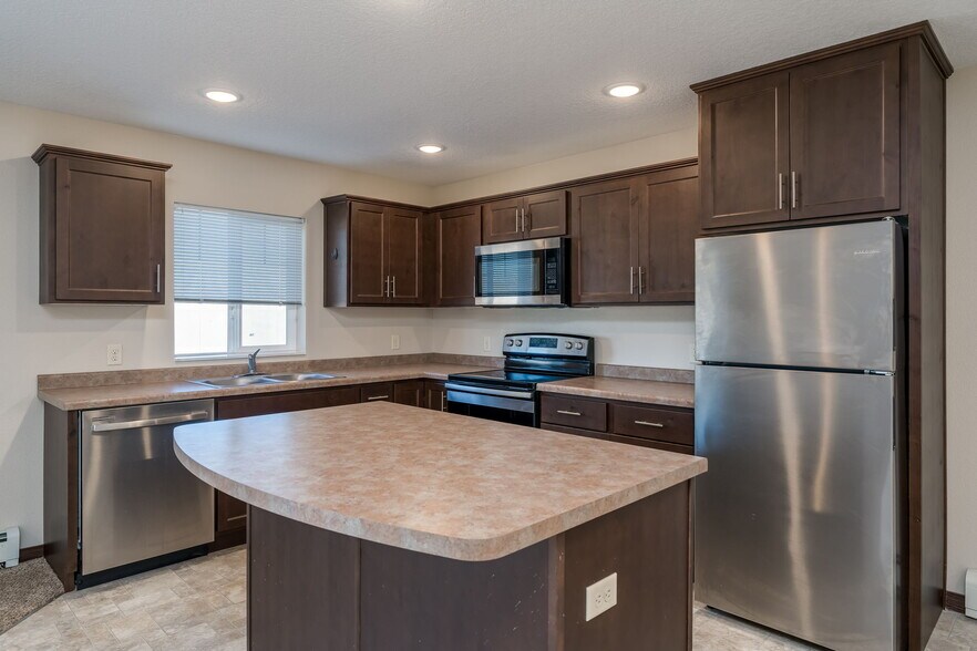 More Photos Of 1685 N Redding Ave, Windom Apartments For Sale