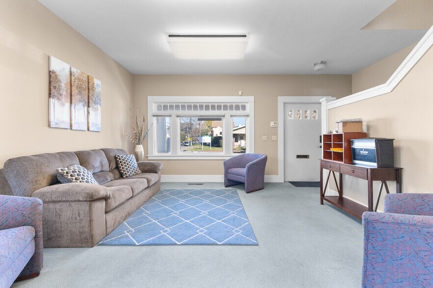 More Photos Of 700 College Ave, Santa Rosa Office For Sale