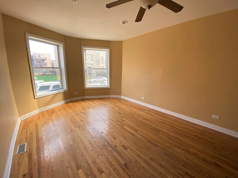 More Photos Of 4522 S Calumet Ave, Chicago Apartments For Sale
