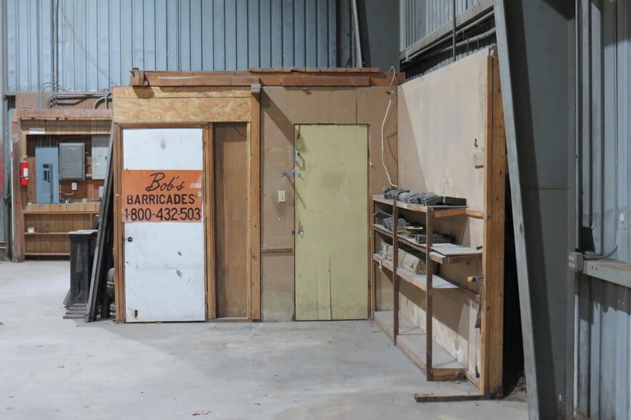 More Photos Of 7585 Wilson Blvd, Jacksonville Warehouse For Lease