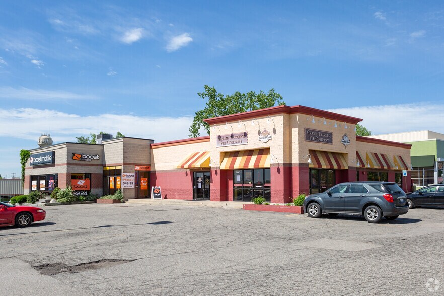 More Photos Of 3224 28th St SE, Grand Rapids Storefront For Sale