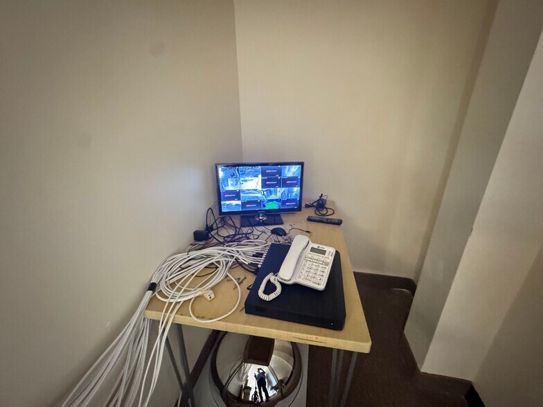 More Photos Of 2870 Stirling Rd, Hollywood Light Distribution For Lease