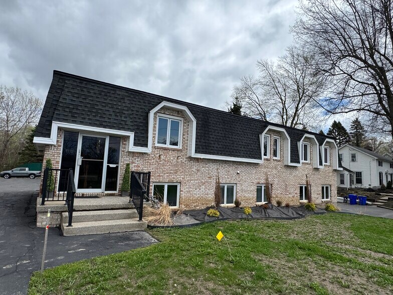 More Photos Of 721 Union Rd, West Seneca Medical For Sale