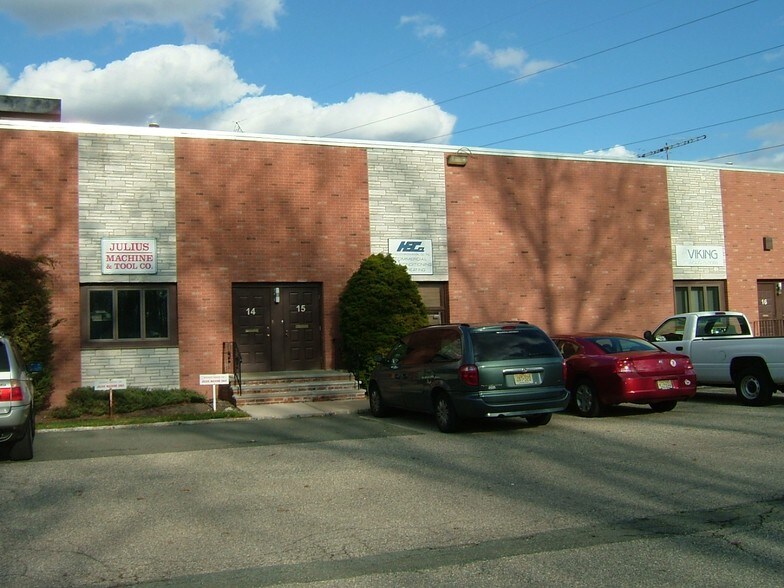 More Photos Of 1-32 Merry Ln, East Hanover Warehouse For Lease