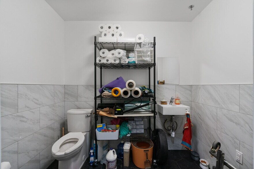 More Photos Of 1800 E 4th St, Austin Multifamily For Sale