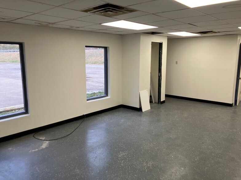 More Photos Of 1260 Greenbrier St, Charleston Freestanding For Lease