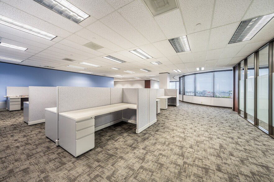 More Photos Of 13750 San Pedro Ave, San Antonio Coworking Space