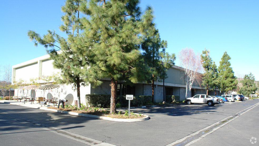 Primary Photo Of 2426 Townsgate Rd, Westlake Village Warehouse For Lease