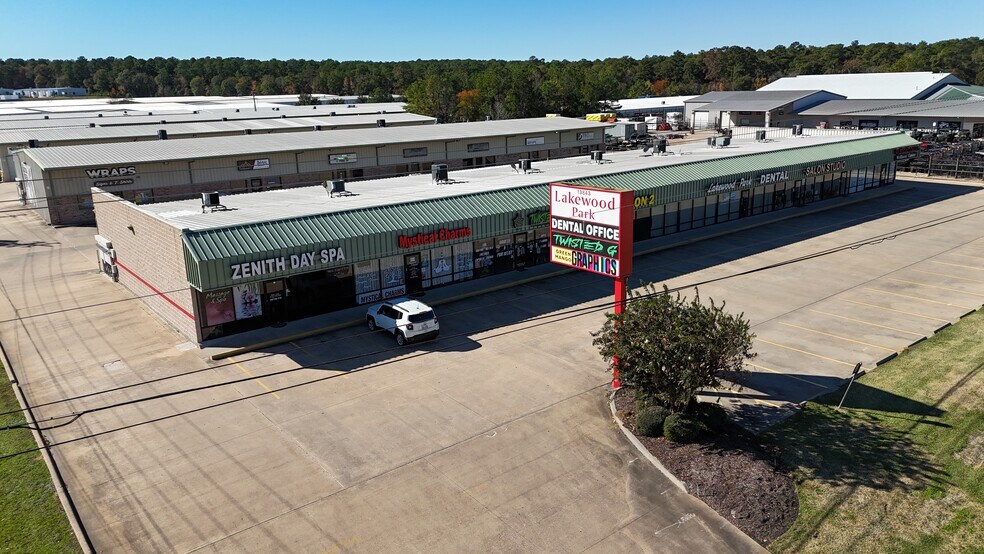 More Photos Of 13843 Highway 105, Conroe Warehouse For Sale