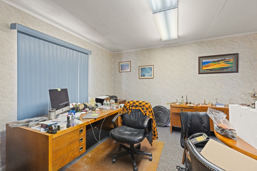 More Photos Of 35 4th Ave, Hawthorne Industrial For Sale