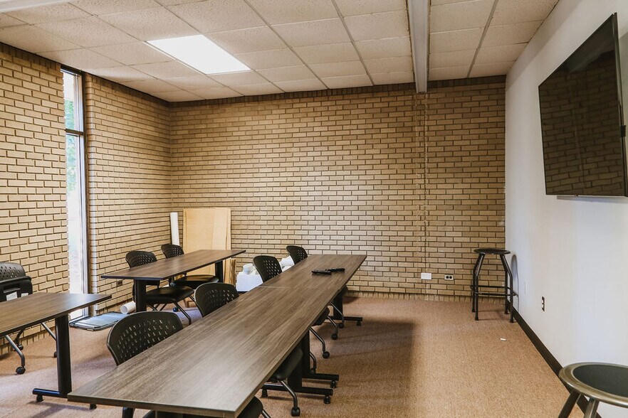 More Photos Of 130 Lexington Ln, Southern Pines Office For Lease