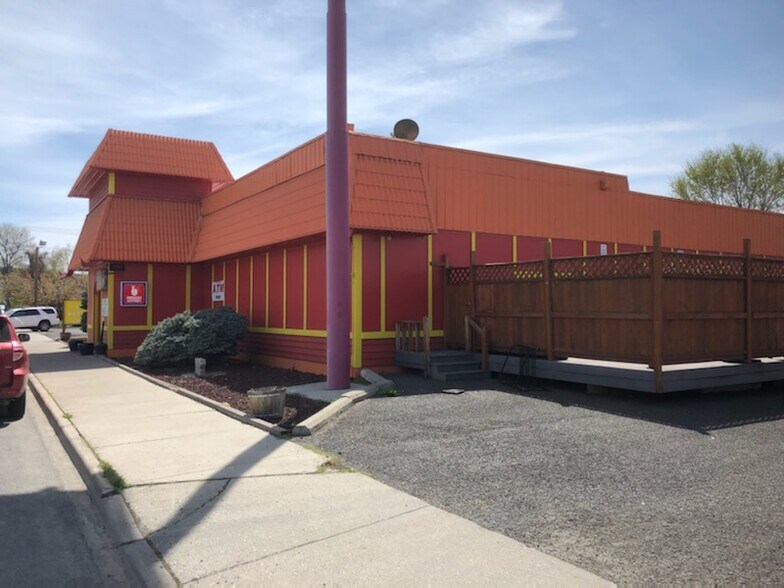 More Photos Of 2425 Oak St, Baker City Restaurant For Sale