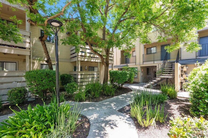 More Photos Of 7425 Camino Colegio, Rohnert Park Apartments For Sale