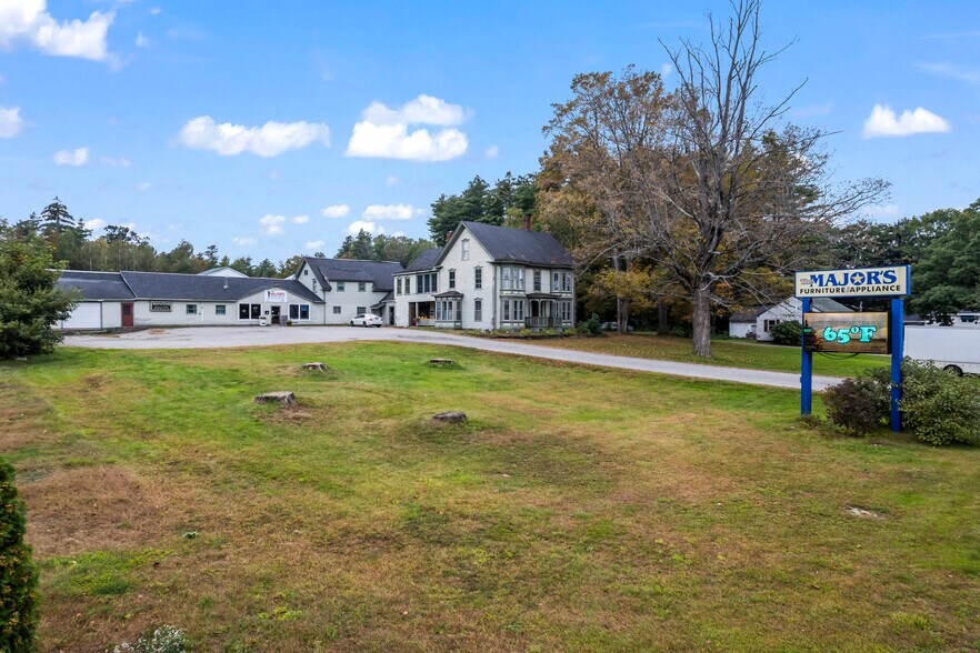 More Photos Of 680 Maine Ave, Farmingdale Storefront Retail Office For Lease