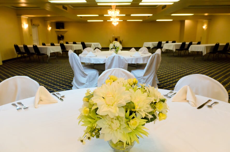 More Photos Of 1400 Saratoga Ave, Morgantown Hotel For Sale