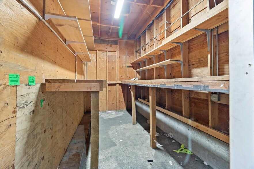 More Photos Of 6305 SW Highway 101, Lincoln City Warehouse For Sale