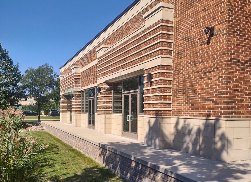 More Photos Of 1932 McDowell Rd, Naperville Office For Sale