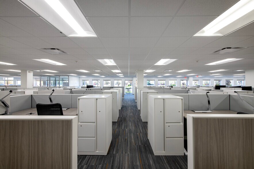 More Photos Of 25209-25249 Country Club Blvd, North Olmsted Unknown For Lease