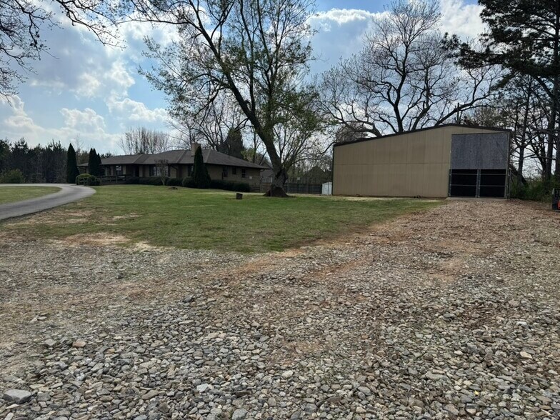More Photos Of 5190 Piney Grove Rd, Cumming Office Residential For Lease