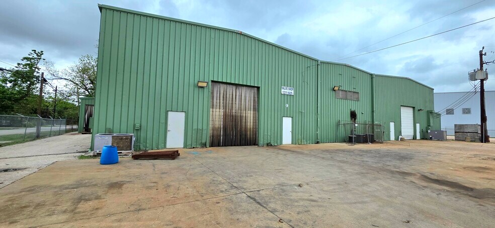 Primary Photo Of 1211 Hays St, Houston Manufacturing For Sale