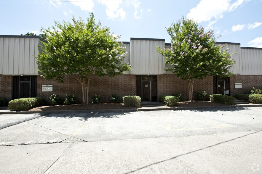 More Photos Of 1097-1121 Cobb Pky S, Marietta Warehouse For Lease